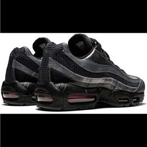 Nike Air Max 95 LV8 Mens：8.5 Wmns 10